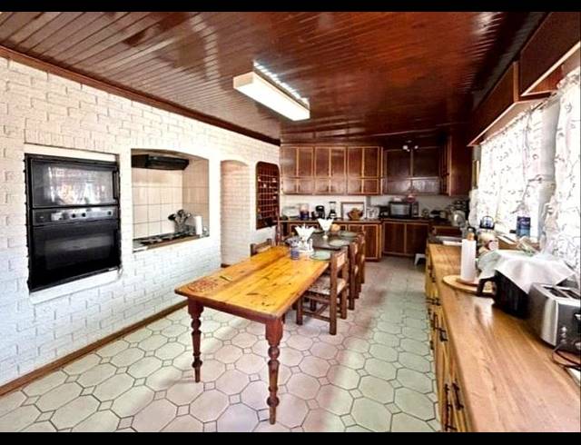 6 BEDROOM HOUSE FOR SALE IN HEUWELSIG